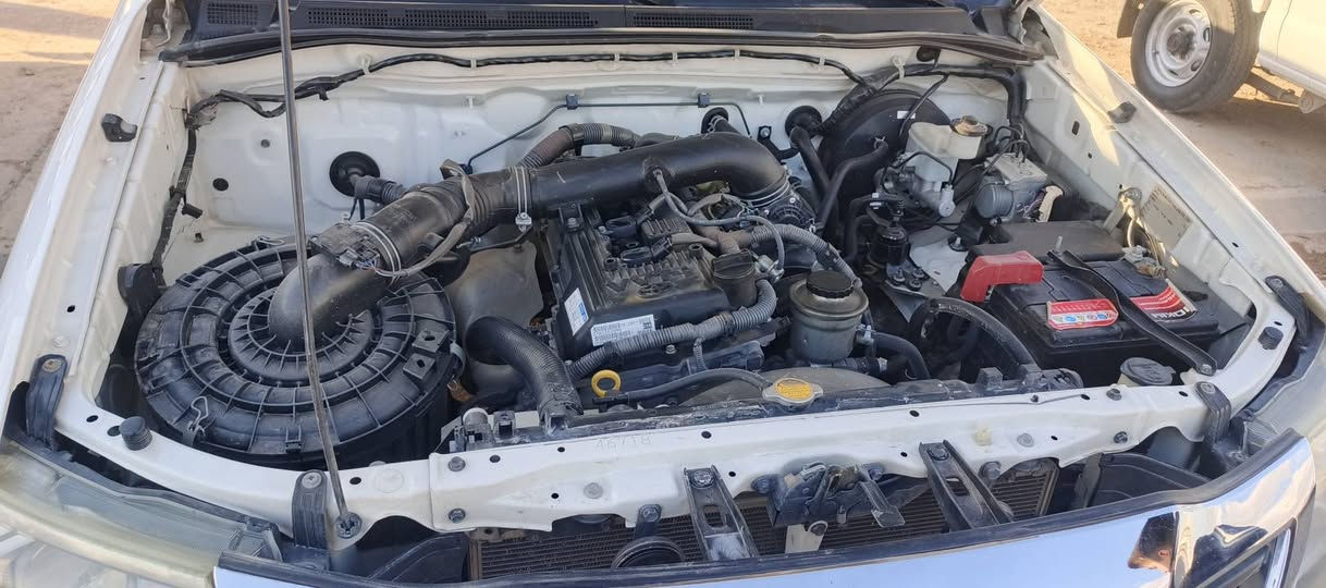 هاي لوكس موديل ٢٠١٣ سياره خير من الله سنويه حتى ٢٠٣١ كوبون بانزين كير محرك شرط مامفتوح لاصرف لابخار سياره بسمي شرط تحويل لو وكاله سياره بيها ٣ مكانات بارد باب سايق عيار سعرها ١٩٠ بيها اشويه مجال شراي خابرني ***********
