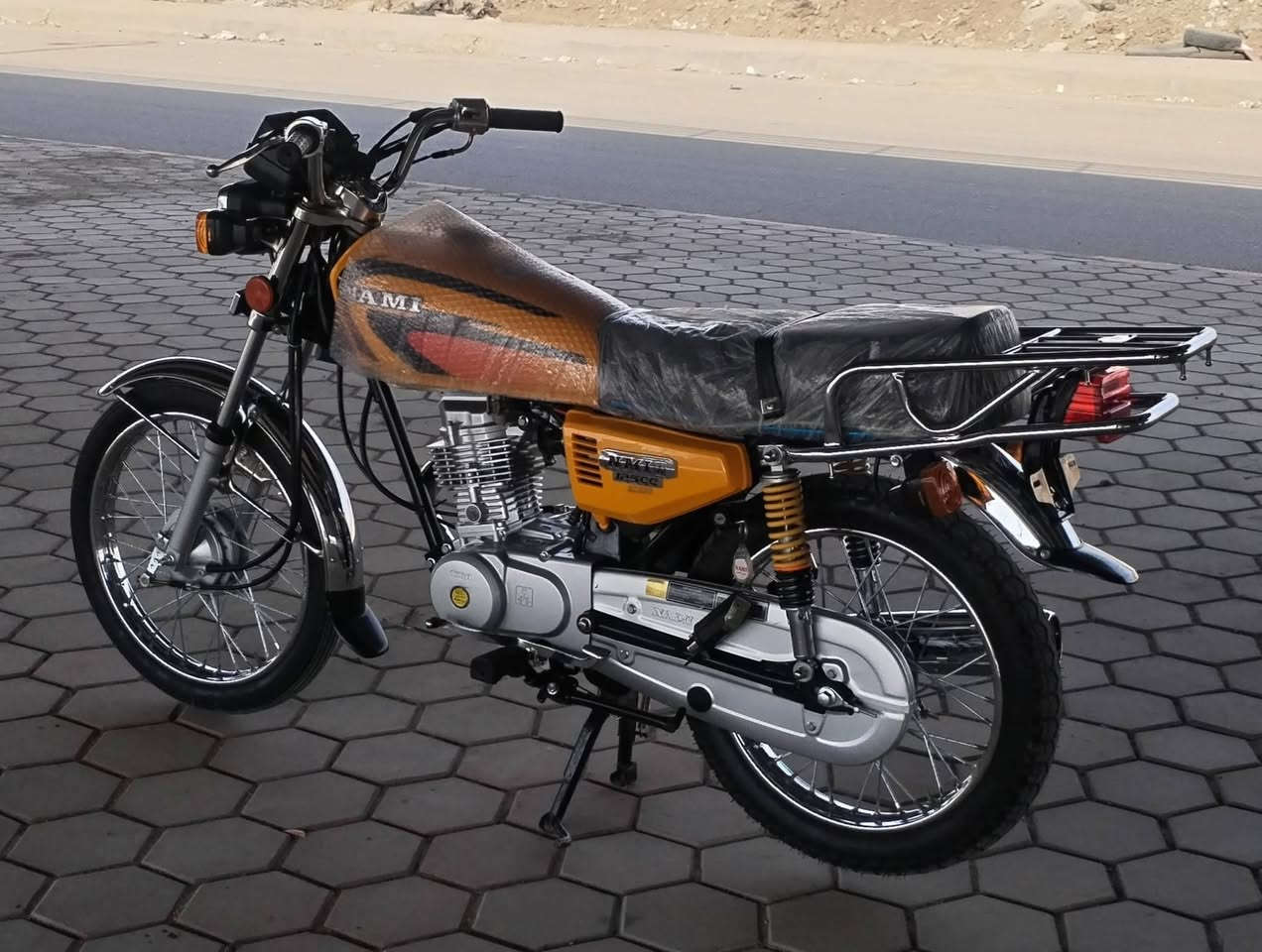 سلام عليكم دراجه نامه شلامجه مديل ٢٣ أوراق اصولي الدراجه مكفوله كفاله عامه الدراجه مخزونه النضافه شوفت عينك واحله بعد من الصور تجي وتشوف بعينك شراي يراسلني اويتصل مو شراي لاتراسل ولا تواعد تره اسعارهن معروفه مكاني ديوانية ***********
