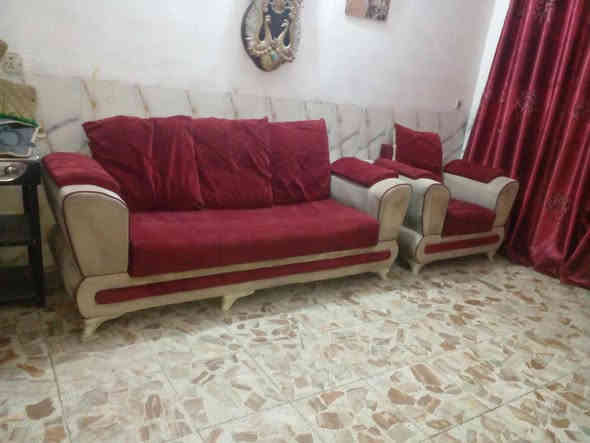 تخم تركي نضيف كلش عشر مقاعد كوشات بيجي وماروني السعر 300مكان بياع حي التراث الرقم ***********
