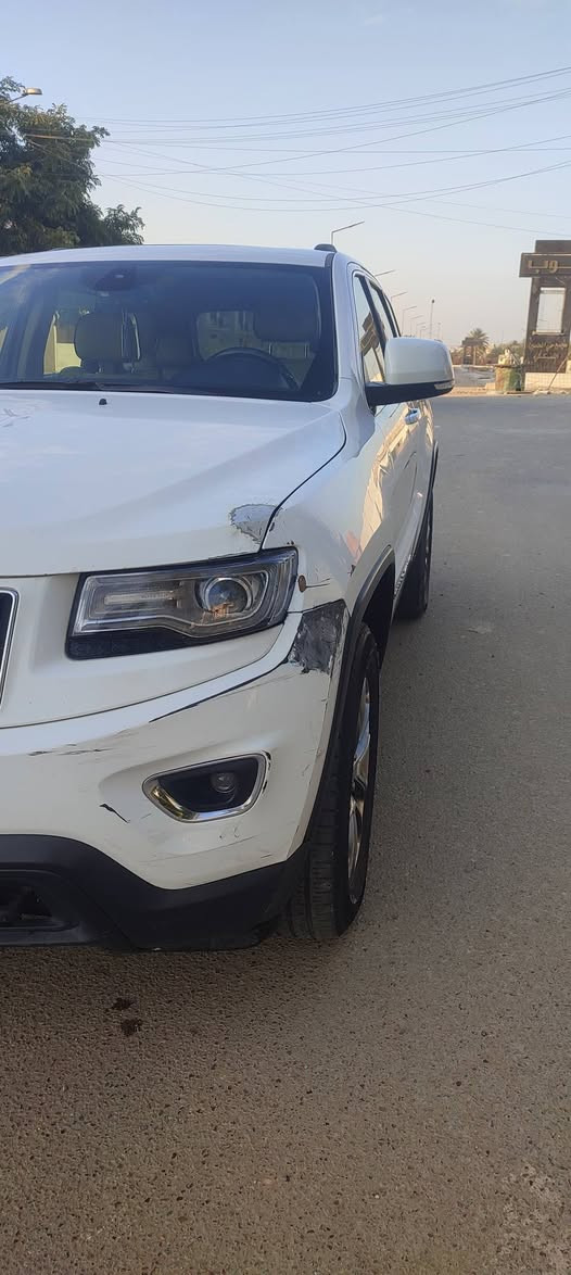 جيب لاريدو 2014 خليجي ماشية 170 بيها رصعات وحادث جاملغ بارد وبنيد يحتاج صبغ مكانها بغداد حي الحسين السعر 22  وبيها مجال للأتصال /***********
