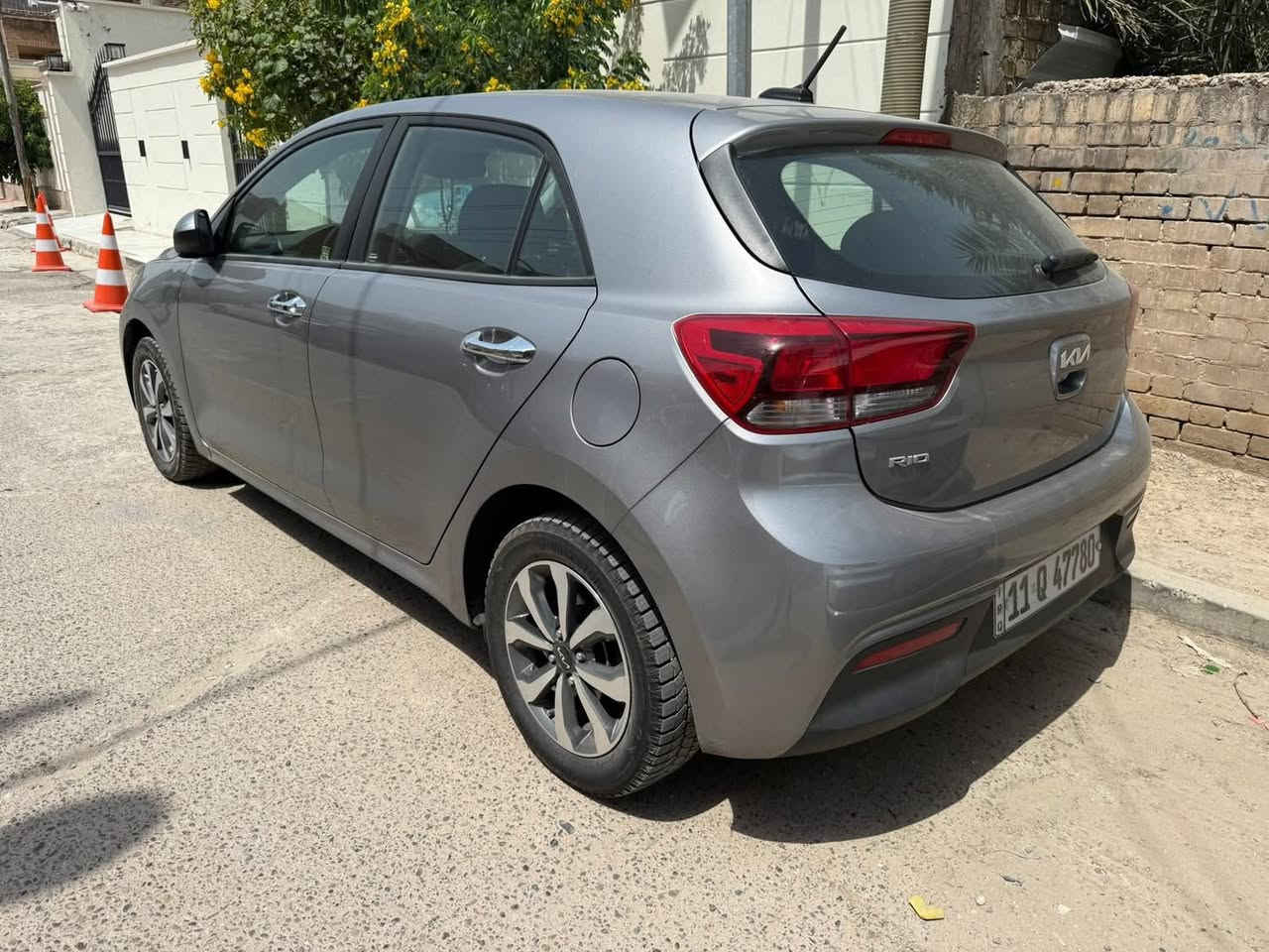 السلام عليكم 
كيا ريو 2023 فئه S 
حاليا ماشيه 71 الف كيلو حقيقي 
محرك 1600 دوش 

رقم الجديد بأسمي 
بنيد بلادي نفس الون شديتلها

راديترات بلاديه + غاز التبريد بلادي + ماء الراديتر بلادي 
السعر 122ورقه وبيها مجال للشراي 
***********
