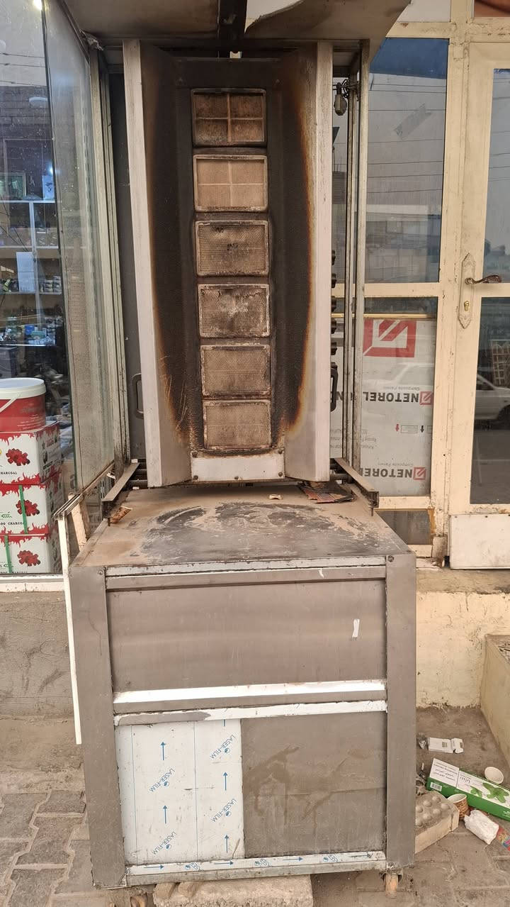 غراض مطعم كامل للبيع الستفسار تعال خاص الموقع شارع حنون
***********
