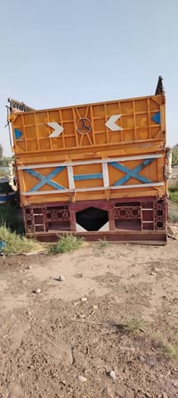 سكس • للبيع • شاحنة