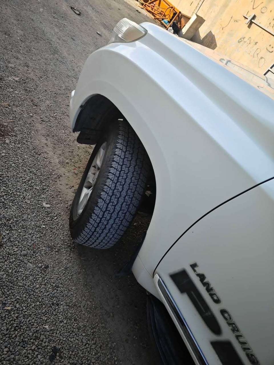 پرادۆ ٢٠١٢
لۆك لۆك هەموو شێتێكی لەسەر دەقی شەریكە ماوەتەوە 
بۆیاغی نیە كامل مواسەفات قەپات

بێ كەم و كورتی سیارەكە یەك دەستە و هەموو جارێك لە كاتی خۆی سێرڤسی بۆ كراوە .
گیر مەكینە كارەبایی هەمووی بە شەرت
پەیوەندی بكەن بە خاوەنەكەی بەم ژمارەیە

*********** 
*********** Lancaster, Lancashire
