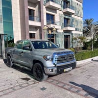 تندرا SR5 • V8 ٥٧٠٠ • ١٢٥ الف كم