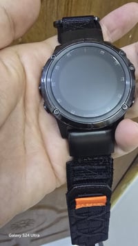 ساعه كارمن فنكس5xبلس شاشةسفاير حجم 51مع كيبل شحن اصلي نظافه كماموضح ال...