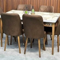 ميز طعام • نظيف • الكوت