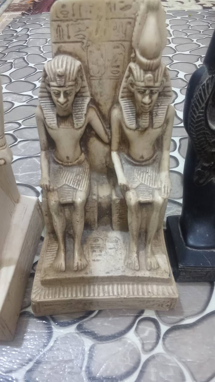 تحفيات للبيع +خاتم فضه 925 +قدحات انتيكه عدد2الاتصال واتساب ***********
