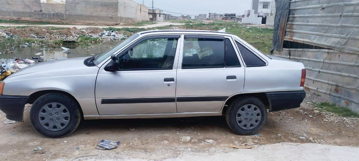 🔴كاديت 16 صندوق 🟡موديل 91 كير محرك 
⭕شرط  رقم نينوى دولي
🔴 سنوية لل 2029
⭕ حداده كامل مصبغ عام جمالية
سعره ٢٨ $  وبي مجال
كابون بنزين بيها رقم هاتف *********** واتساب اتصال
