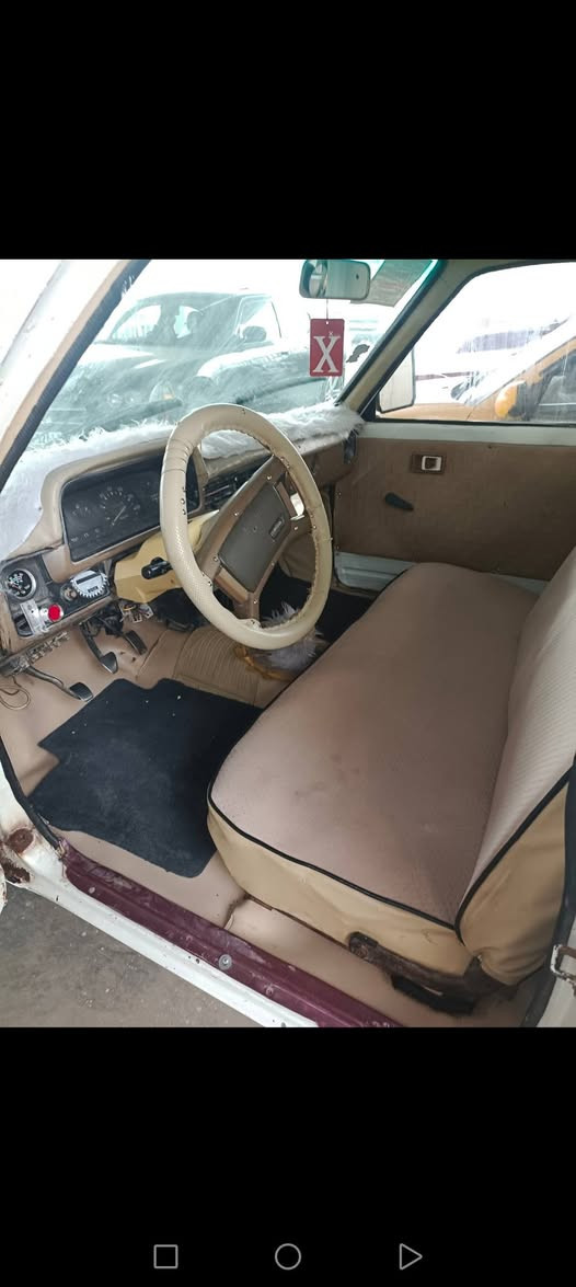 سلام عليكم.  تيوته  بيكم   82    البيع مابيهه اي نقص كير واكسل ومحرك مكفول كفاله عامه تحويل ثاني يوم سعر 28  وبيهه مجال العنوان ديالى بعقوبه تقاطع القدس
***********
