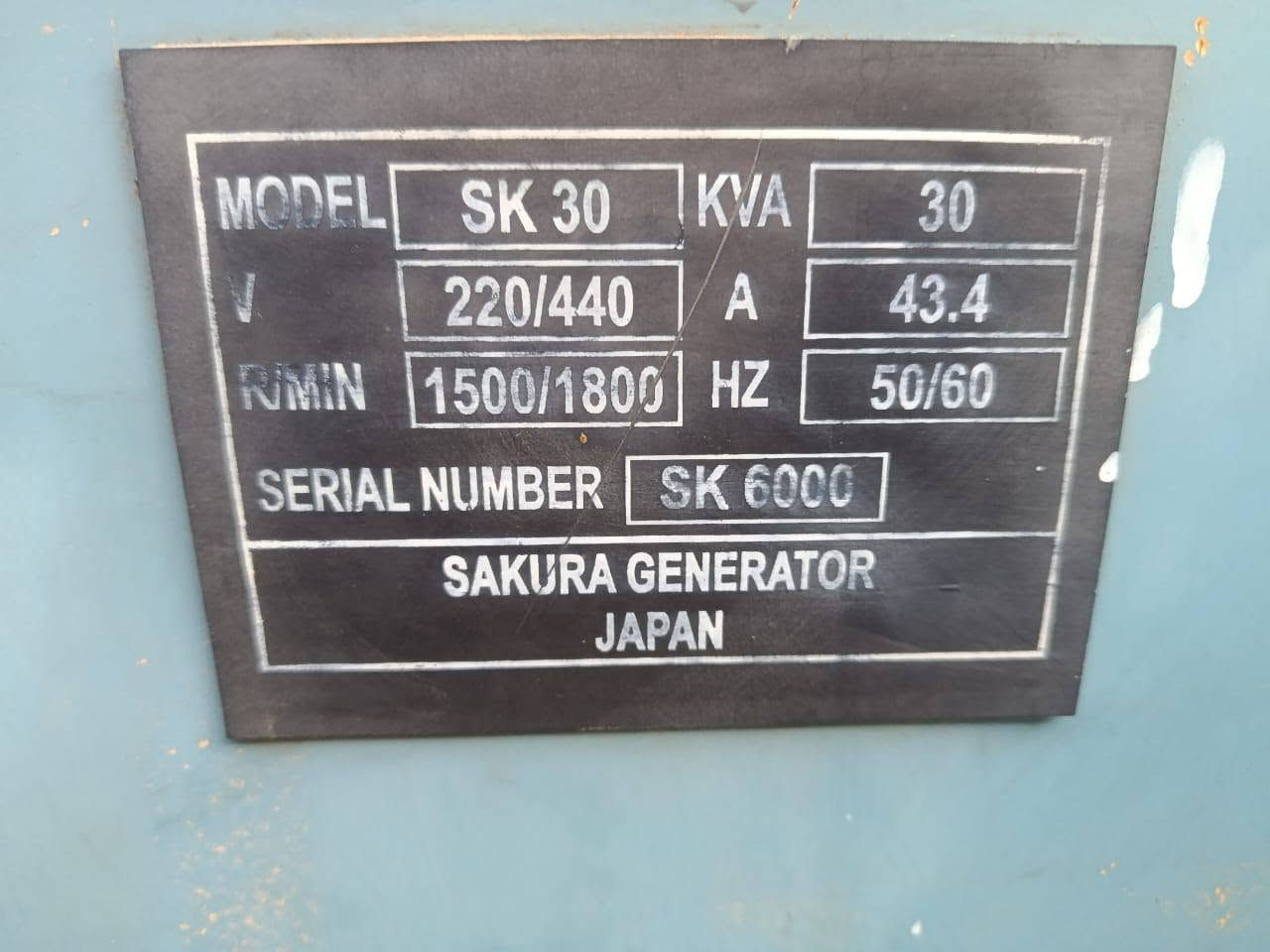 للبيع مولدة يابانية أصلية Sakura SK30 🔥
فرصة لأصحاب المحلات والمشاريع والمنازل الكبيرة، مولدة قوية ومجربة وجاهزة للعمل.
✅ صناعة يابانية
✅ قدرة 30 KVA (حوالي 24 KW)
✅ كاتمة للصوت (Silent)
✅ كهرباء 220 / 440 فولت
✅ مناسبة للتشغيل المستمر والأحمال المختلفة
✅ جاهزة للفحص والتجربة أمام المشتري
المولدة معروفة بقوة التحمل والاقتصادية بالاستهلاك مقارنة بالأنواع التجارية المنتشرة في السوق.
التواصل /
***********
***********
