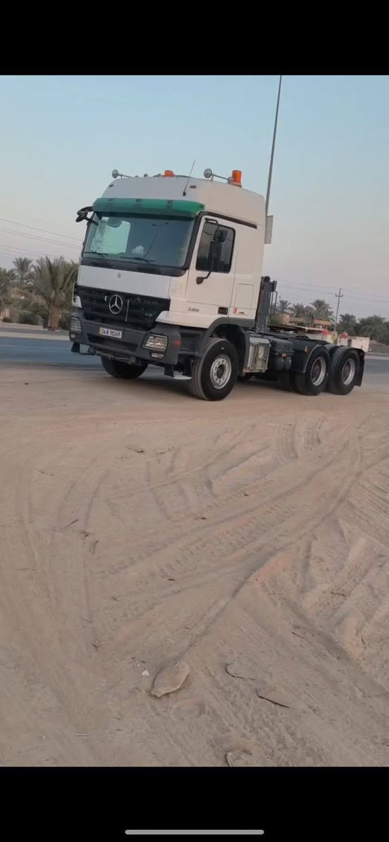 السلام عليكم اكتروس نثيه للبيع مديل 2009 فول مواصفات مكينه 51  كير كهربائي كلج /ادبلو /روتايدر / جك ستيرن /بنز مكفوله كفاله عامه   ***********
