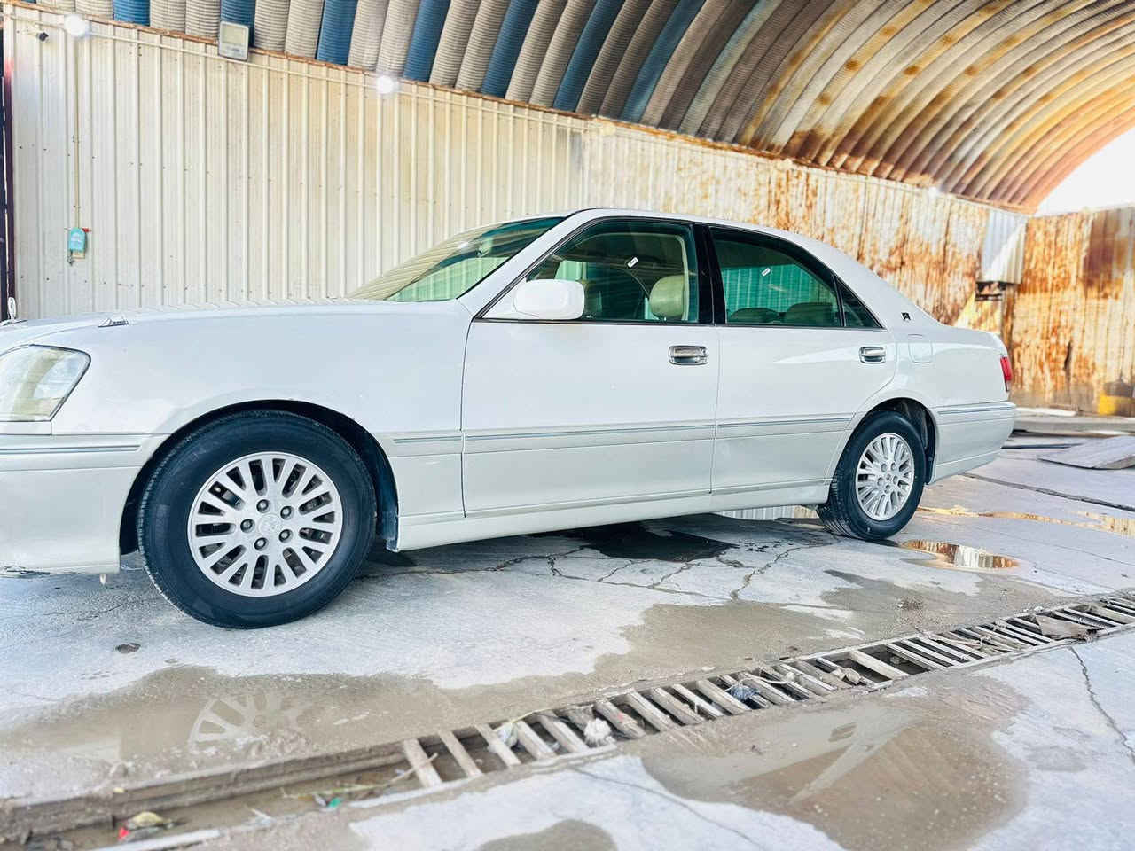 السلام عليكم
جنون كصه قماره فول بطن  كرستال اصل  متوم انكليزي 
خضراويه حاجزلها وجاهزه 
كشنات جلد برده ديفور الزغير الاقتصادي 
طخم تاير حداديه كير مكينه 
سياره متعوب عليها تسول الترقيم 
مكان السياره ناصريه  السعر ٤٧
للاستفسار  ***********
