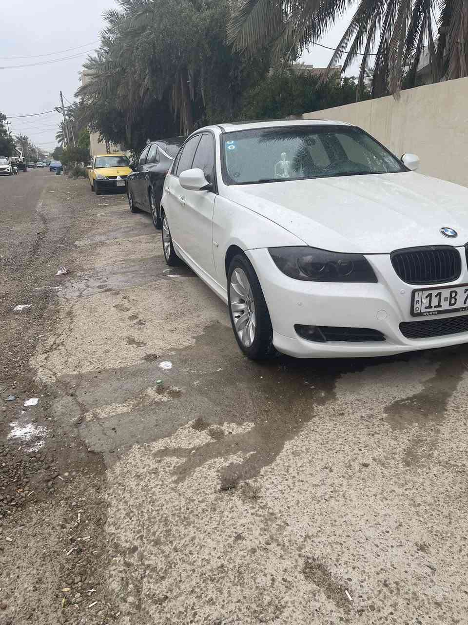 سلام عليكم
للبيع او مراوس 

بيئم اي٣٢٠

تخم تاير جديد 

صدر جديد 

مكينه شادها جديده بجيس بعدها بوصل ضمان 

كير اوتماتيك 

كشنات تتفئه تبريد جلد 

فتحه سقف سياره جاهزه خير من الله 

شراي يتصل مكاني ديالى بعقوبه 

***********
