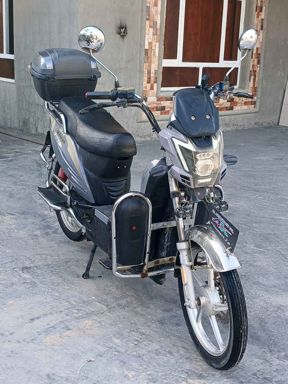 السلام عليكم. دراجه للبيع موديل 25 ست بطاريات دراجة نضيفه 100/100 كهربائيات كلها شغاله اي نقص ما بي سعره 550 و بي مجال والبطاريات عل فحص للتوضيح بطارياته بيهن نفخه بسيطهه
 مكاني حصي يصل للفلوجه  *********** بي واتساب
