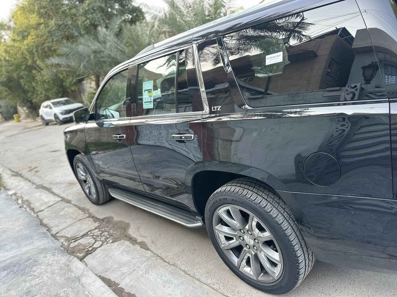 شيفروليت تاهو وارد امريكي حادث بسيط باب خلفي بدون اير باكات اسود اللون موديل 2015 LTZ اعلى مواصفات ماشية 99 الف ميل بالتاهو كشن خلفي منفصل فتحة وباقي مواصفات التاهو معروفة السيارة جديدة وجاهزة من كل شي  صور الحادث مرفقة بالمنشور بإسمي رقم جديد مكانها بغداد السعر 31800$ بيها مجال بسيط السياره جاهزه احلى من صور
كير محرك كفاله ع بلاد بيع فقط للاستفسار الاتصال ع الهاتف *********** اسف ع الاطالة
