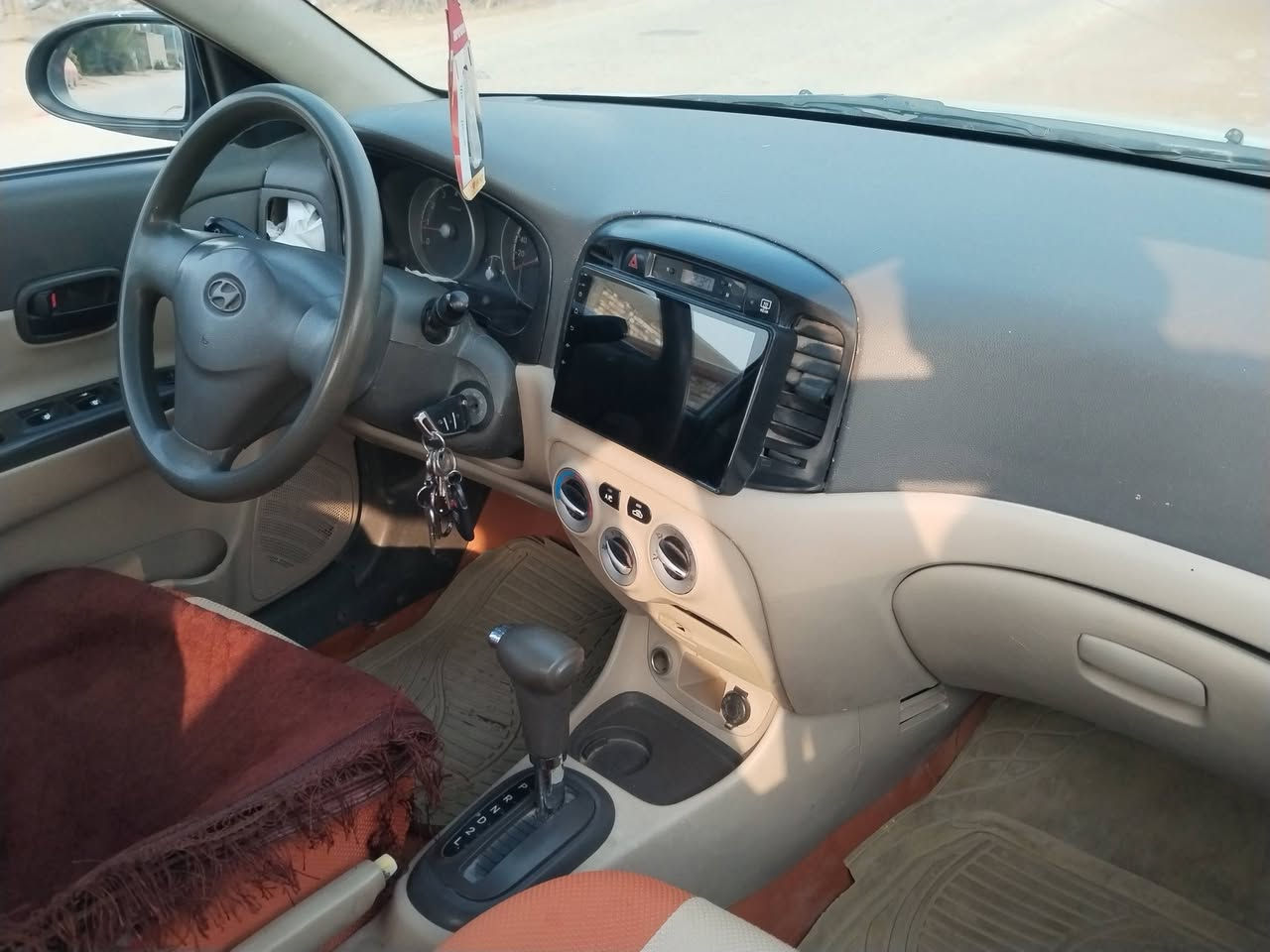 سلام عليكم احبتي اكسنت موديل ١١رقم أربيل بسم كردي بيه قطعتين فقط تخم تاير حداديه كير محرك ١٦٠٠ تبريد ثلج السياره احلى من الصوره السعر ٩٠ وبيه مجال لشراي مكلف بالنشر اتصل على صاحب *********** مكان السياره نجف
