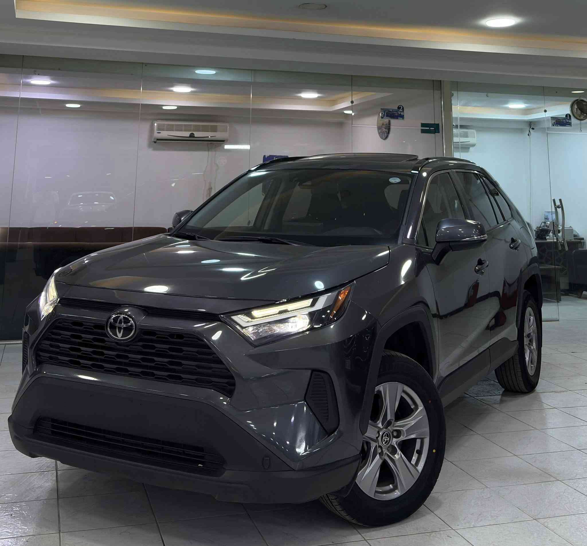 لبيع او المراوس
راف فور فول مواصفات
بانزين وليست هايبرد ! 
  RAV4 2023 XLE PLUS AWD 

سعرها 220 وبيها مجال للشراي 

بجم كبس (بدون ضربة بالبجم )
 بدون ايرباك ( فقط ايرباك التكمة طاك )
ضررها صندوك وجاملغ خلفي

بيها بخصة صغيرة بالسقف على وضعها بالشحن صارت ترجع pdr 

فتحة سقف سلايد
فور ويل
تدفئة كشنات
تدفئة ستيرن
بصمة تشغيل
بصمة ابواب 
رادار امامي
رادار خلفي
رادار جانبي ونقاط عمياء 
صندوق كهربائي 
هاندبريك بصمة 
كاربلاي وايرليس 
عداد نصف دجتل 
وضعيات قيادة 
دفع رباعي 
اوتو هولد
اوتو ستوب 
تبريد مناخين
تبريد قطعتين 
محافظة على المسار 
مانع اصطدام 
كشن السايق كهرباء
لايتات زينون
ويل كب
وباقي مواصفات الراف فور المعروفة

رقم تلفون 
***********
***********
