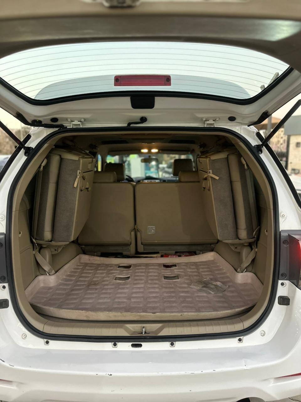 تيوتا فورتشنر 
٢٠١٧ 
عداد ٢٠٠ الف صيانات توكيل 
رخصه سنه 
المعاينه مدينه نصر 
التواصل ٠١٠١٦٠٣٨٩٦٩


**إذا كنت صاحب هذا الإعلان وتريد حذفه لأي سبب، رجاءا أرسل رسالة إلى الدعم الفني**