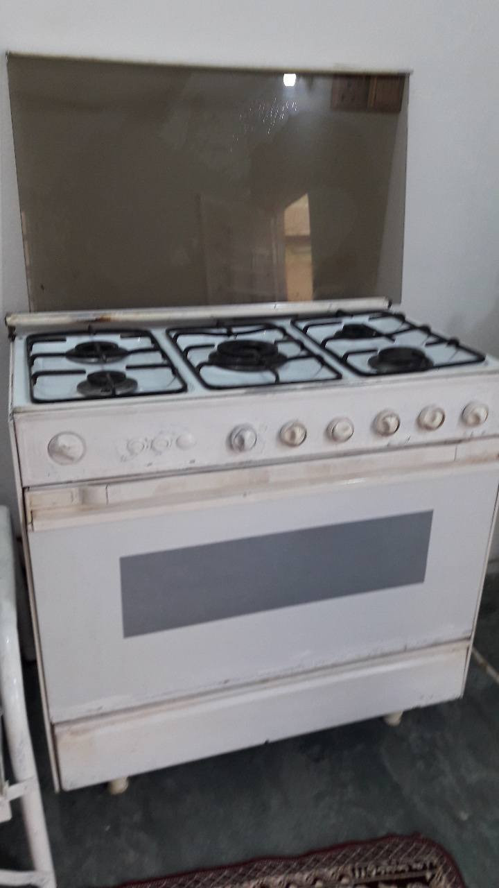 السلام عليكم 

للبيع طباخ 5 عين النار مالتة خير من الله السعر 125 وبيه مجال ***********
***********
