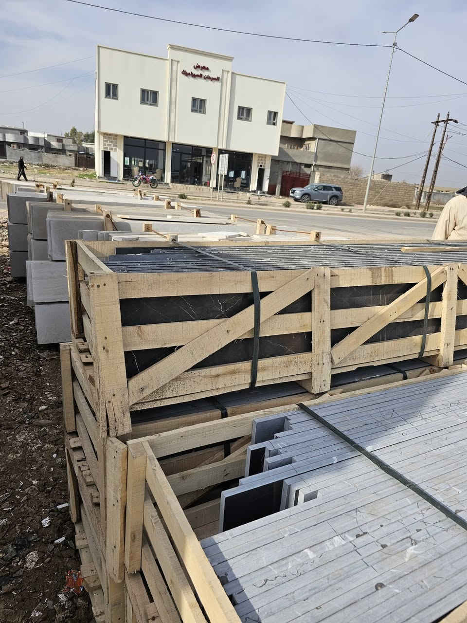 #السرحان_للديكور_والسيراميك 

وصول مرمر 30  سم 

  الوان .... اسود ... كريمي  

موصل ناحية القيارة الشارع العام قرب السيطرة الشمالية 

*********** سفيان 
*********** سرحان 
*********** امجد ابو صالح
*********** اسامة٩
