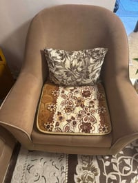 تخم للبيع 2 صغار ، 1وسط ، 2كبار نظيف وقوي 450 وبي مجال  للتواصل 078206...