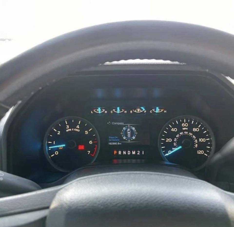 بيكم فورد F 150 موديل 2015 سياره من غير حوادث بس شخوط بسيطه المكينه ايرباك مسرفيس كامل دبل سته سلندر تيربو نضيف جدا السعر 16 مليون وقابل للتفاوض
الرقم ***********
