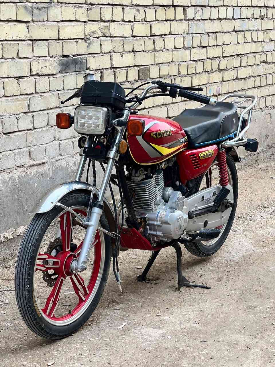 سلام عليكم 
سيفان ٢١ مرقم كربلاء 
محرك مكفول الدراجه خير من الله مال شغل 
السعر 1350 وبيها مجال 
العنوان:كربلاء-طريق الحر-قرب جامعه اهل البيت ع كربلاء, العراق


**إذا كنت صاحب هذا الإعلان وتريد حذفه لأي سبب، رجاءا أرسل رسالة إلى الدعم الفني**