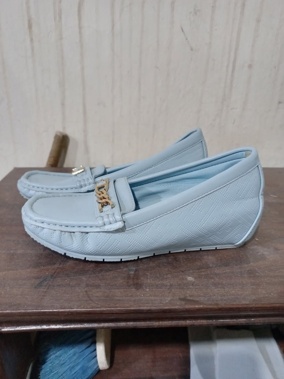 تتوفر شلعة احذية بالة ولادي وبناتي وكم قطعة محير القطعة بألف ونص 18 قطعة


**إذا كنت صاحب هذا الإعلان وتريد حذفه لأي سبب، رجاءا أرسل رسالة إلى الدعم الفني**