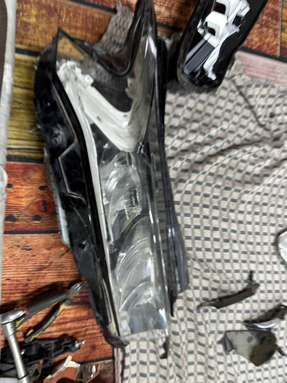 لايت امريكي لد برتقالي شرط الشغل الخريطه والدات والاشاره شغالات*********** البصره  السعر 100 الف
