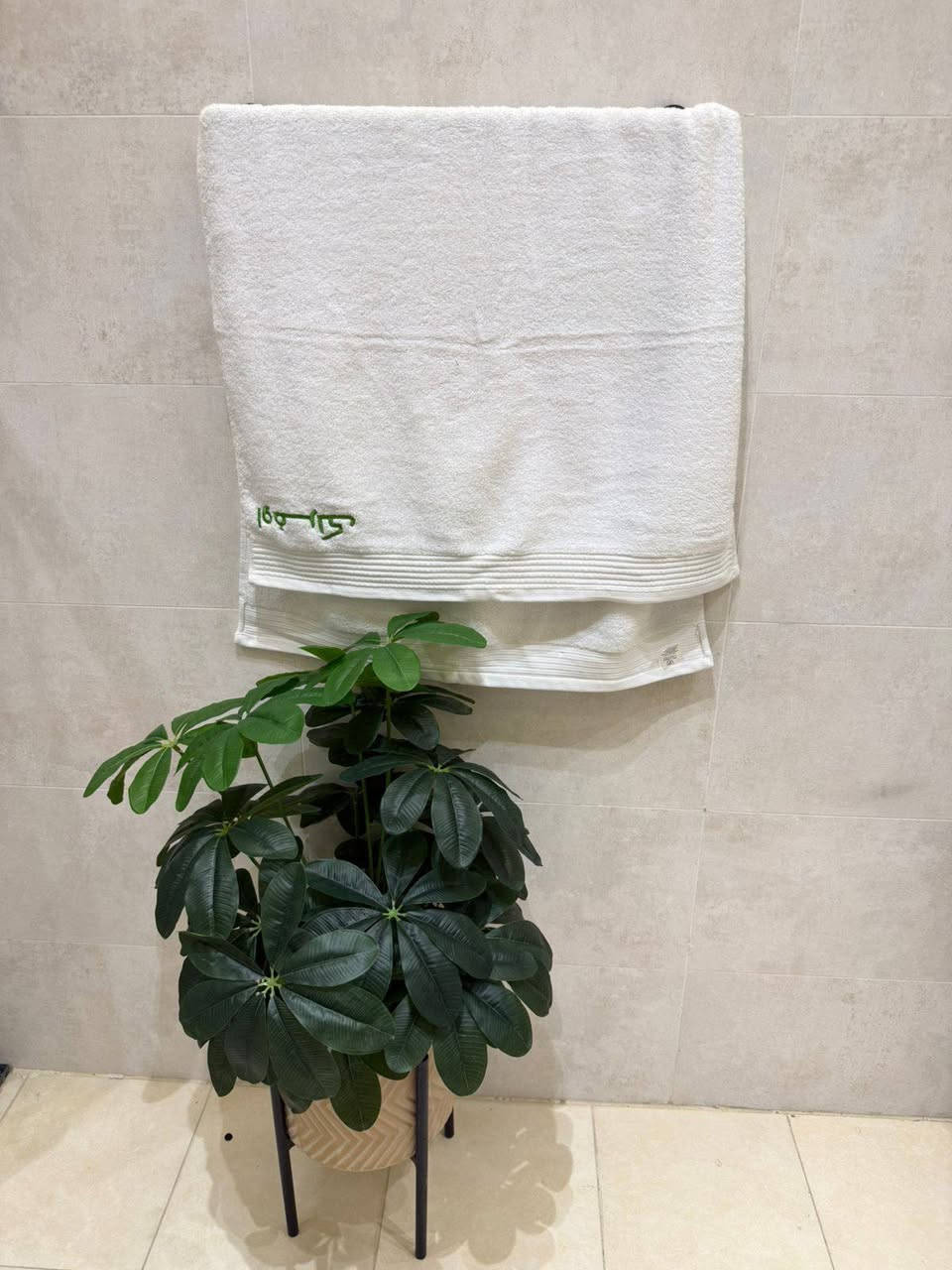 يتوفر مزارع للأيجار اليومي بخدمه فندقيه متكامله 

واسعار مناسبه وعروض حلوه 
للحجز ***********
