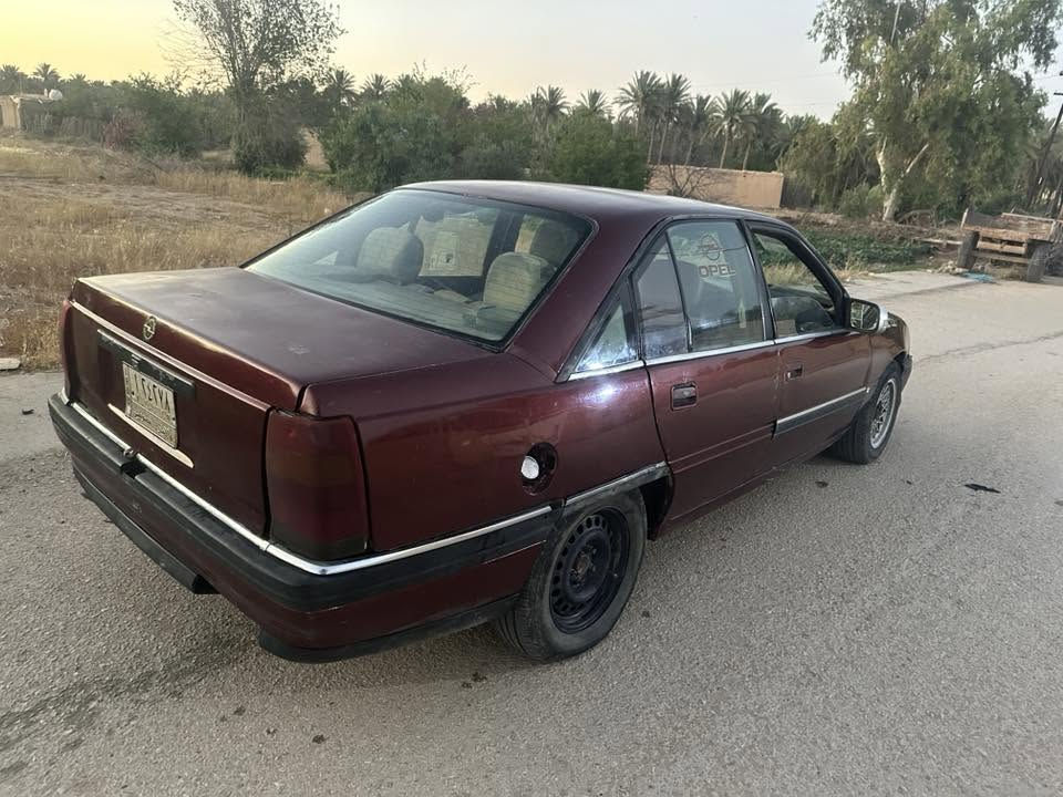 اوبل اوميكا للبيع موديل٩٠
محرك ٢٠٠٠نضيف كير عادي نضيف جاهزه بس يرادلها ترتيبات
 ***********واتساب
