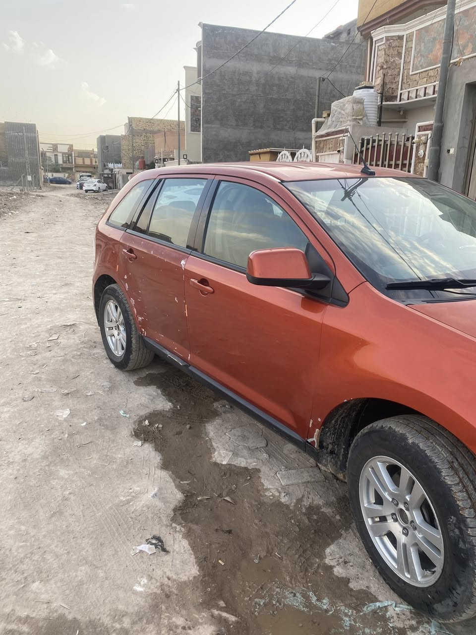 فورد ايدج 2008 سياره خير من الله كير ومحرك نضاف وسياره باسمي مشروع وطني ومجدد السنويه قبل شهر فقط ضربته بالباب الخلفي السعر 83$وبيه مجال بسيط 
***********
