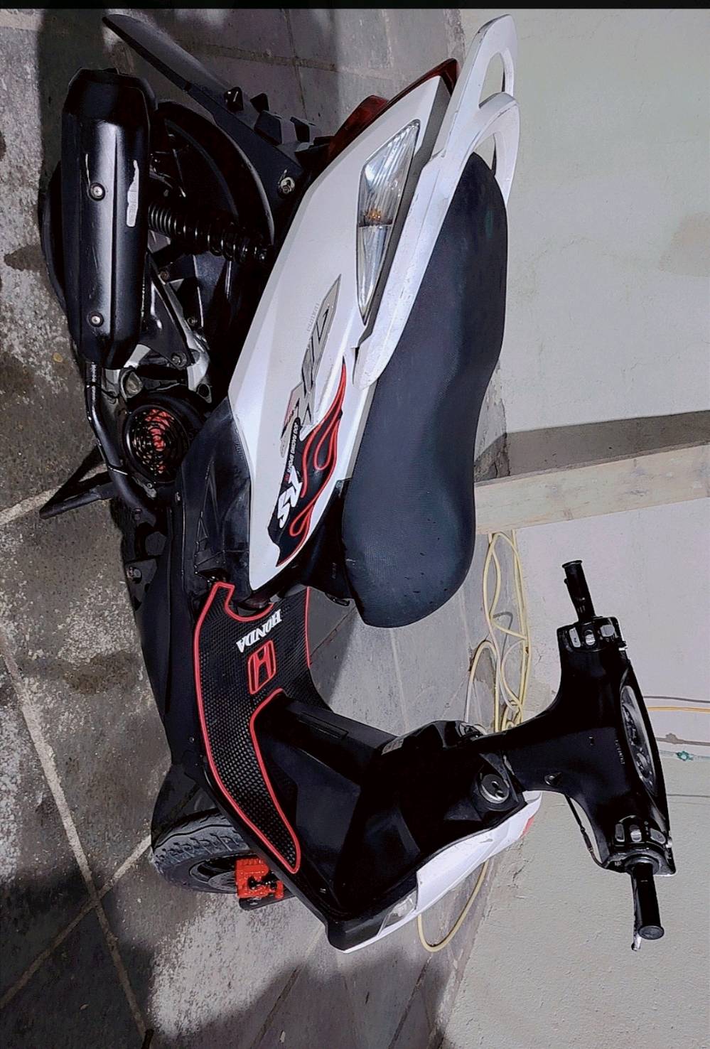 دراجه رمبه ثعلب كفاله من الفتح رقم واحد برغي مامفتوح بيه حيل جديده سرعه 140 عنوان البصره الاصمعي