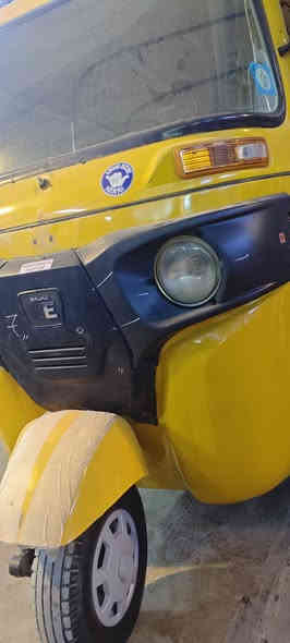 سلام عليكم دخول 2017اصفر  بلاديه فقط صبغ بلغود 
تكتك قطره خياس مابيه نضيفه
سعر 4300 رقم سنويه نكليزي لوحات مستلم بسمي 
مكان بلديات 
***********
