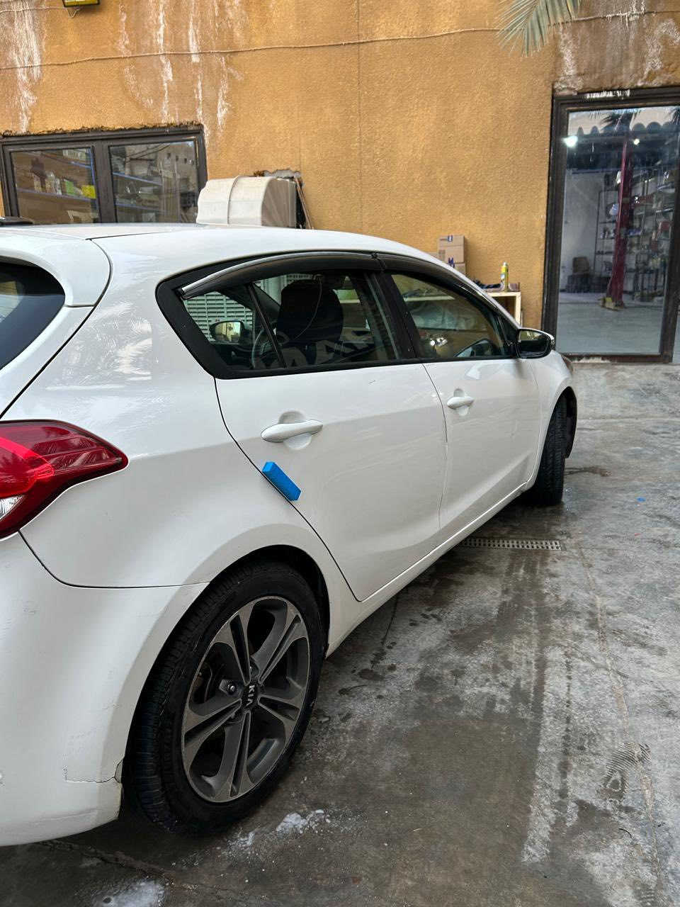 السلام عليكم
للبيع كيا فورتي 2017 هاشباك 

رقم اربيل دولي السيارة بأسمي سنوية لل2031

سيارة نظيفة واستخدام شخصي 

المحرك والكير بحالة ممتازة

تدفئة وتبريد شغالات ومعروف تبريد الفورتي شكد قوي

السيارة مسويلها ادامة كاملة للمكينة 

تخم تايرات جديد 

شاشة كبيرة و كامرة خلفية 

حادث السيارة بابين وموضح بالسونار مالتها 

السعر 105$ وبيها مجال 

***********
