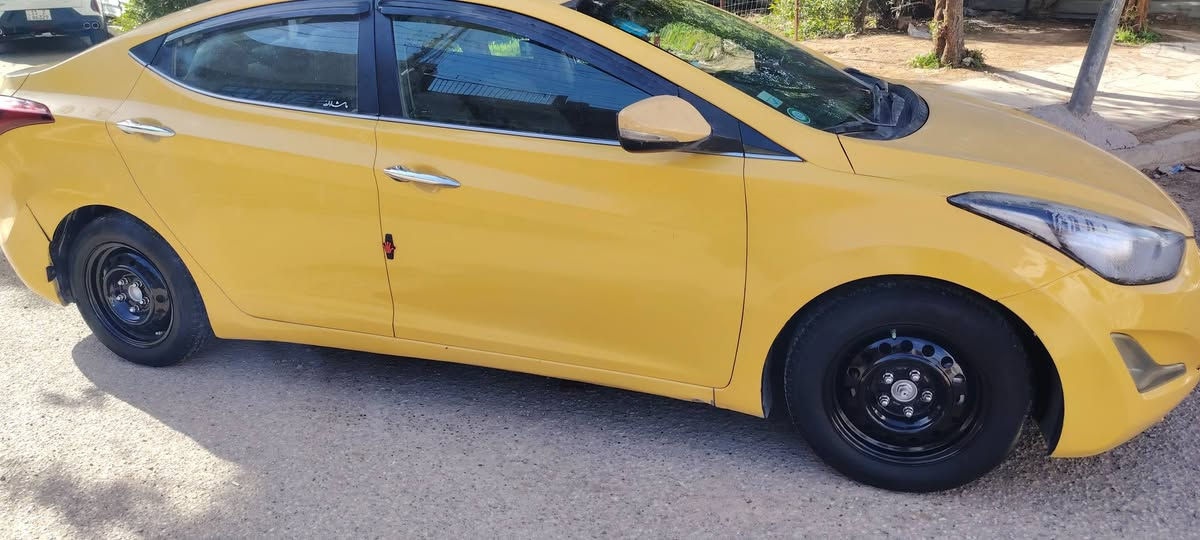 السلام عليكم للبيع النترا موديل 14 جديده تحويل ثاني يوم رقم انجليزي باسمي سياره  ماكينه 1800 امريكي بها ضربه بين الباب وشامل مال سائق سياره بدون دواخل خير من الله كير محرك تخم تاير غرفه جديده سياره جاهزه مكان بغداد البياع ***********
