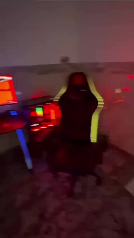 للبيع جهاز توب توب، شغل ألعاب 4K / بث مباشر / مونتاج / رندر بدون أي نقطة ضعف 💪

━━━━━━━━━━━━━━━━━━
🖥 المواصفات:
━━━━━━━━━━━━━━━━━━

✅ المعالج: Intel Core i7-13700K — 400,000 د.ع

✅ كرت الشاشة: RTX 4080 MSI Gaming X Trio 16GB — 1,300,000 د.ع

✅ الرام: 32GB (2x16) 6400MHz T-Force RGB — 750,000 د.ع

✅ اللوحة: MSI PRO Z790 WiFi DDR5 — 300,000 د.ع

✅ الباور: DeepCool 850W Gold Full Modular — 130,000 د.ع

✅ تبريد سائل  360MM LIQUID DEEPCOOL BLACK ARGB— 140,000 د.ع

✅ خزن: 1TB M.2 NVMe — 100,000 د.ع

✅ كيس Wide Body 7 Fan زجاج — 90,000 د.ع

━━━━━━━━━━━━━━━━━━
🎮 الشاشة:
━━━━━━━━━━━━━━━━━━

🔥 Samsung Odyssey G9 OLED — 1,000,000 د.ع
(تجربة بانوراما أسطورية وألوان أوليد خرافية)

━━━━━━━━━━━━━━━━━━
🎁 الإضافات:
━━━━━━━━━━━━━━━━━━

✔ UPS Online 4KV — 350,000 د.ع
✔ ماوس Glorious Model D — 50,000 د.ع
✔ كيبورد Redragon Mini — 30,000 د.ع
✔ سماعة HyperX Cloud II — 50,000 د.ع
✔ ميز RGB هدية 🎁

━━━━━━━━━━━━━━━━━━
💰 السعر الكلي لكل البكج:

🔥 4,690,000 دينار عراقي 🔥
واللي ناوي يشتريهة مايكون خاطرة اله الطيب
عنواني بابل المسيب 
رقمي ***********
