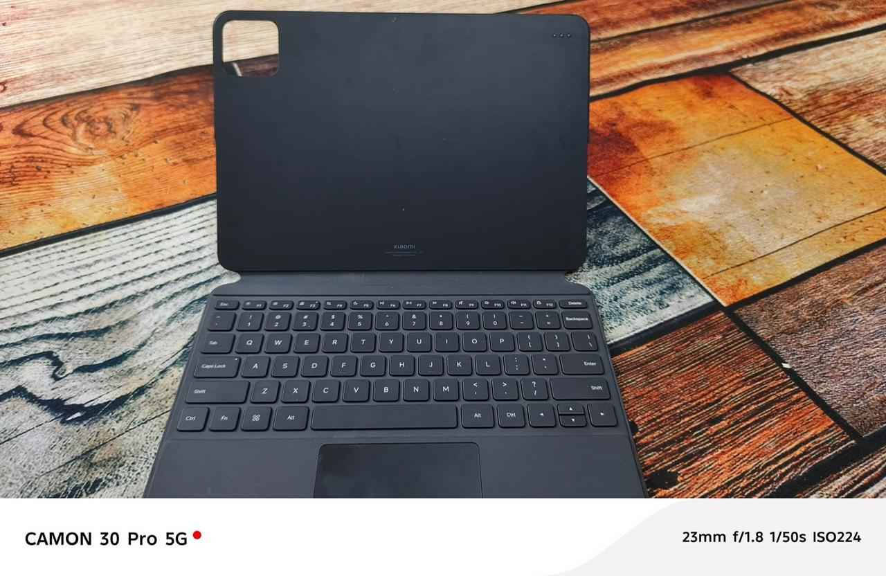 شاومي باد 6 اس برو
شاشه 12.4 
الذاكرة 512
بطاريه 10000
شاشه 144HZ
كامره 50 ميگا بكسل
سماعات دولبي فجين اتموس
شاحنه 120W
ملحقاته كامله و شاحن اصلي ماله 120w اصلي
مع كيبورد اصلي ماله 
السعر 650 الف هوه و كيبورد بيه مجال بسيط 
مكاني بغداد 
*********** بغداد, العراق
