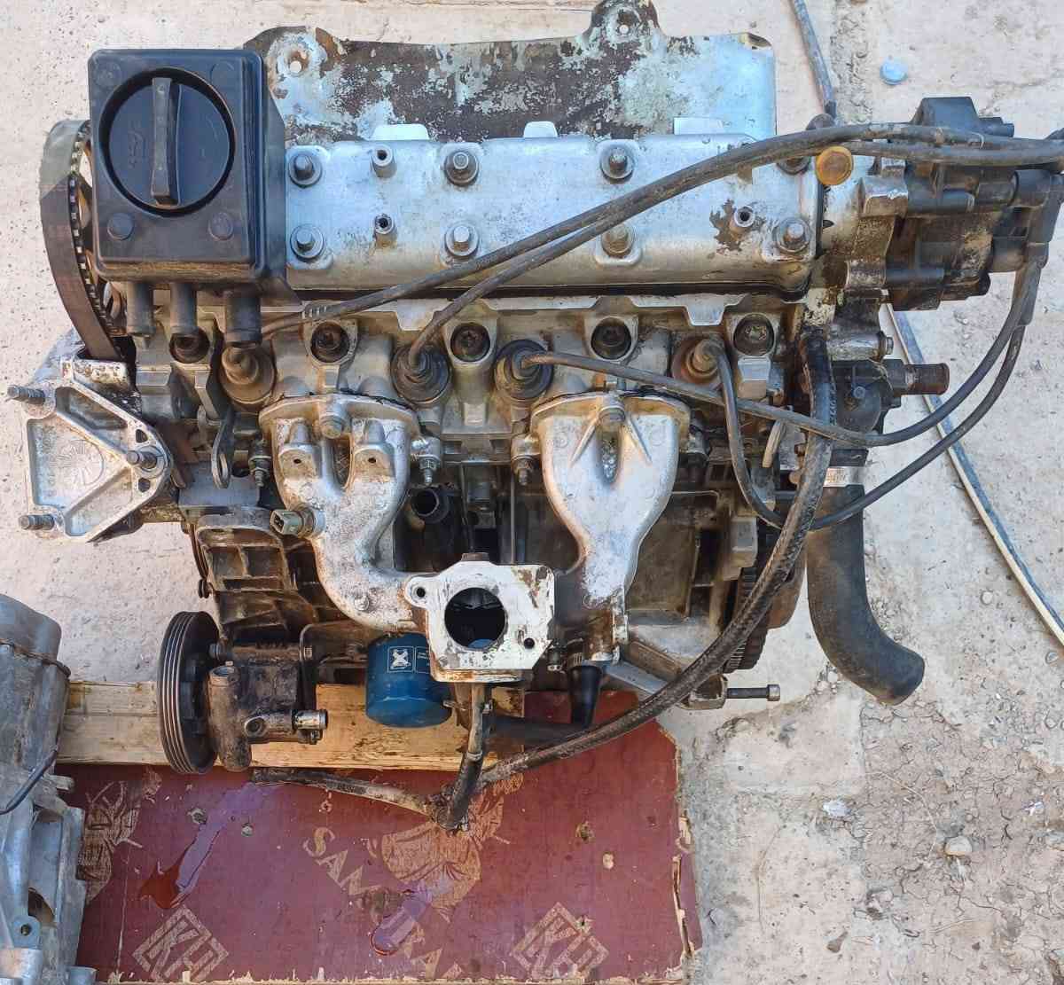 السلام عليكم  رمضان كريم يتوفر لدينا محرك وكير جوكر سمند و بيجو شرط النظافه و الفحص السعر اتصال على الرقم التالي ***********
