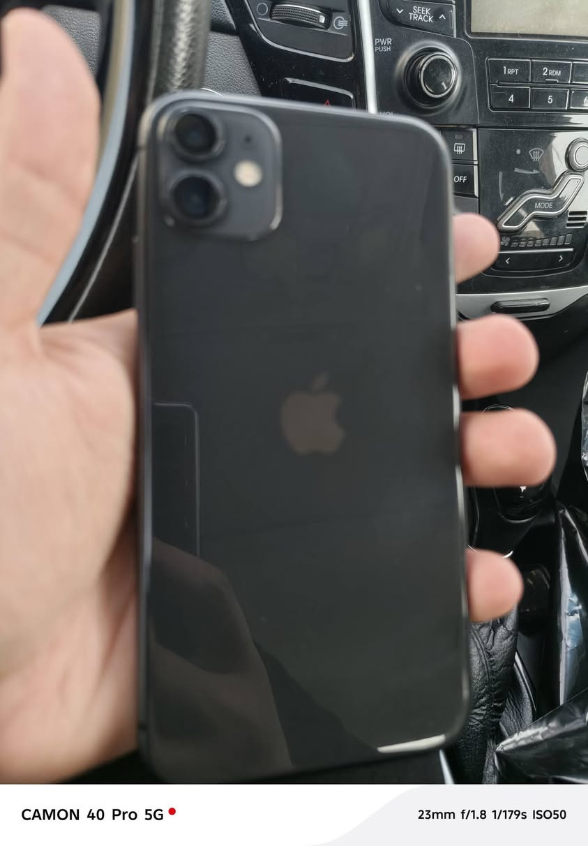 السلام عليكم ورحمة الله وبركاته
السعر مزاد مدة ساعة يبدي من ١٥٠ الف  ايفون 11 عادي ( اني مشتريه على ايدي )
دبل شريحة
غير مفتوح نهائياً
مكاني كربلاء 
بطارية 74
لون اسود 
ذاكرة 128
بدون ملحقات 
الفيس ID لايعمل
تواصل اتصال فقط 
***********
