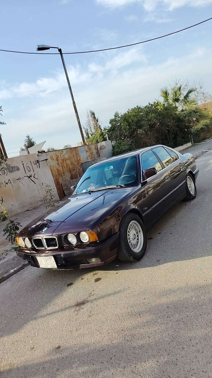 للبيع بي ام 520 محرك 528 موديل 1991 رقم كركوك سياره باسمي شرط تحويل لاصرف لابخار لاضربه السعر 40 بي مجال ***********
