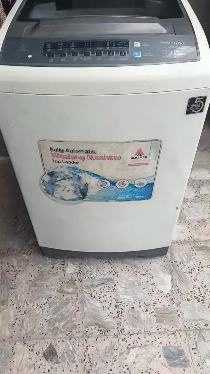 غسالة الحافظ 
جدرها والمحرك  سامسونك 
شغالة فولل
٩٠ الف 
***********
