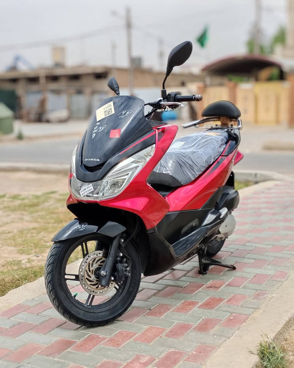 السلام عليكم 😊✋
دراجة pcx... ياباني
(جيل الثاني).. مكينة 150.. S 
ماشية 31 الف دراجة خير من الله كلة شغال اي نقص ما بيهة دهن جديد تايرات جدد استان كهربائي حساس ازدحام...
عنوان مدينة الصدر للاستفسار الاتصال ع رقم (***********)...😊✋💔
