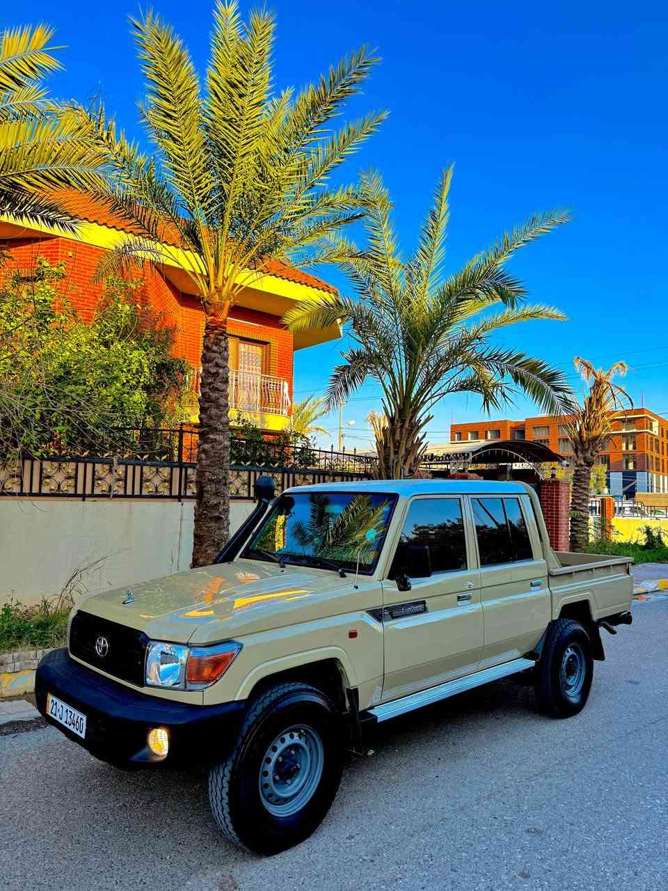 تويتا ميكزه مينى  موديل ٢٠٢٢ 
سفرى شريكه سردار 
٥٨ km هه زار كيلومه تر روشتوه
سه ياره كه زور لوكه 
گيرو مه كينه و كلاچ و عه ينه ى شه ريكه يه 
هه موو گيانى له سه ر ده قى شه ريكه يه
ره قه م و سه نه وى تازه يه 
٤ تاييه ى لوكى له ژيره 

( دوو په له ى بچوك بوياخى هه يه )
باقى گيانى له سه ر شه ريكه يه 
نرخى  ٣٥٥ گه لايه 
گورينه وه ناكه م 
————-
حوثيه موديل ٢٠٢٢
سياره جديد ماشى ٥٨ كيلومتر حقيقى 
بس بى مكانين سبخ اسغير 
دعامى من دعامى بشرت كل على بيلاد
سعرها ٣٥٥ 
*********** السليمانية, العراق
