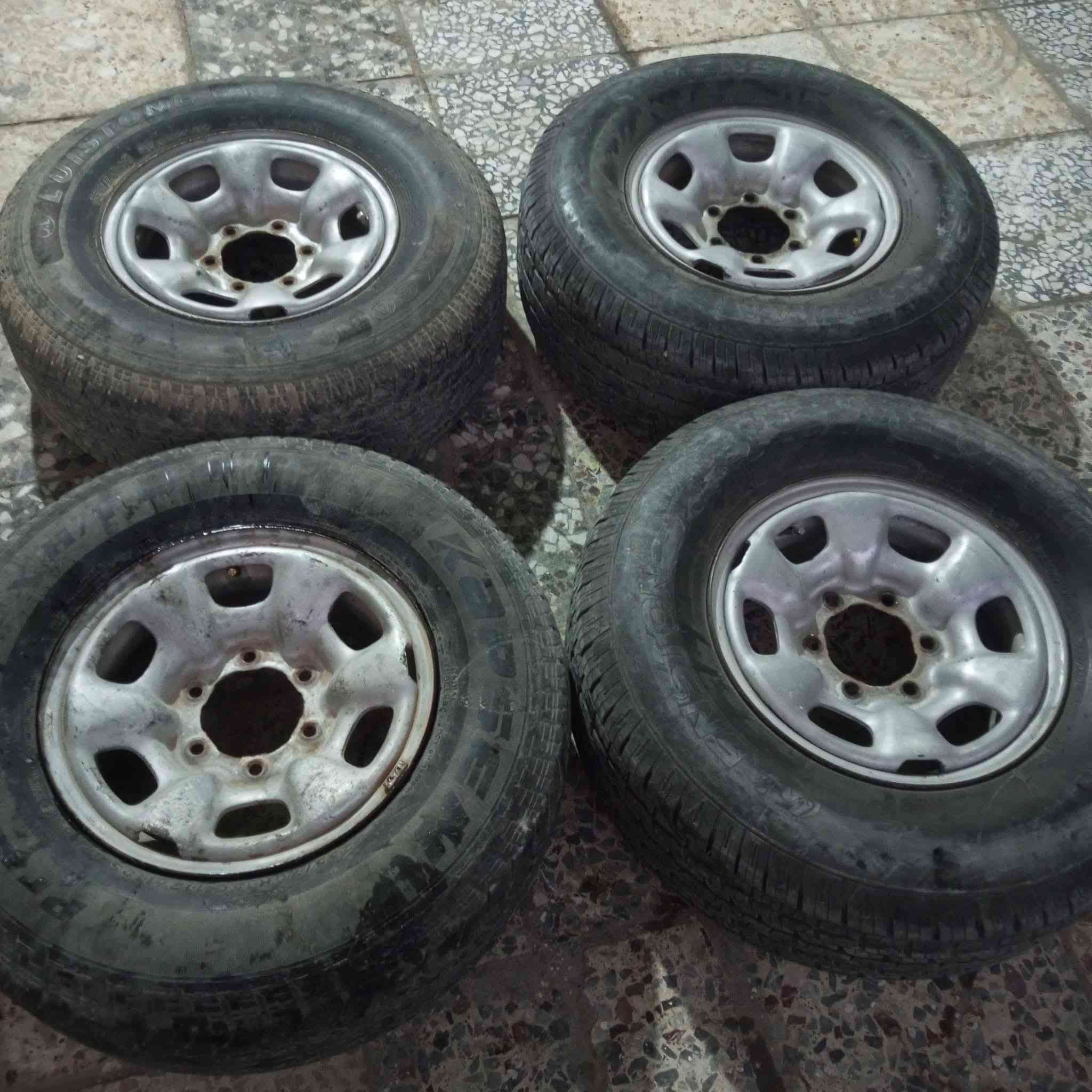 اربعة تايرات معة الويل فوريل حجم 15 للبيع سعر 250 وبيهن مجال ***********
