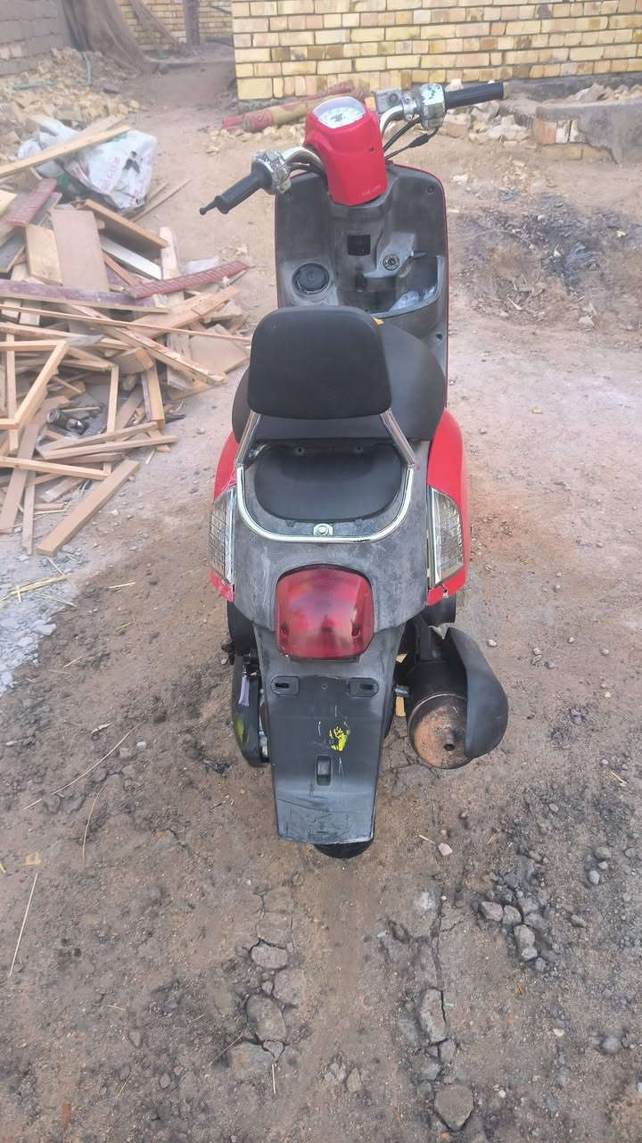 دراجه بوليسي صارلهه شهرين طالعه حاويه كلهه شغاله من الطول لطول سلف هندر كهربائيات  هورن كامله ماذب عليه ربع السعر 850وبيه مجال مكاني قضاء المدينه ***********
