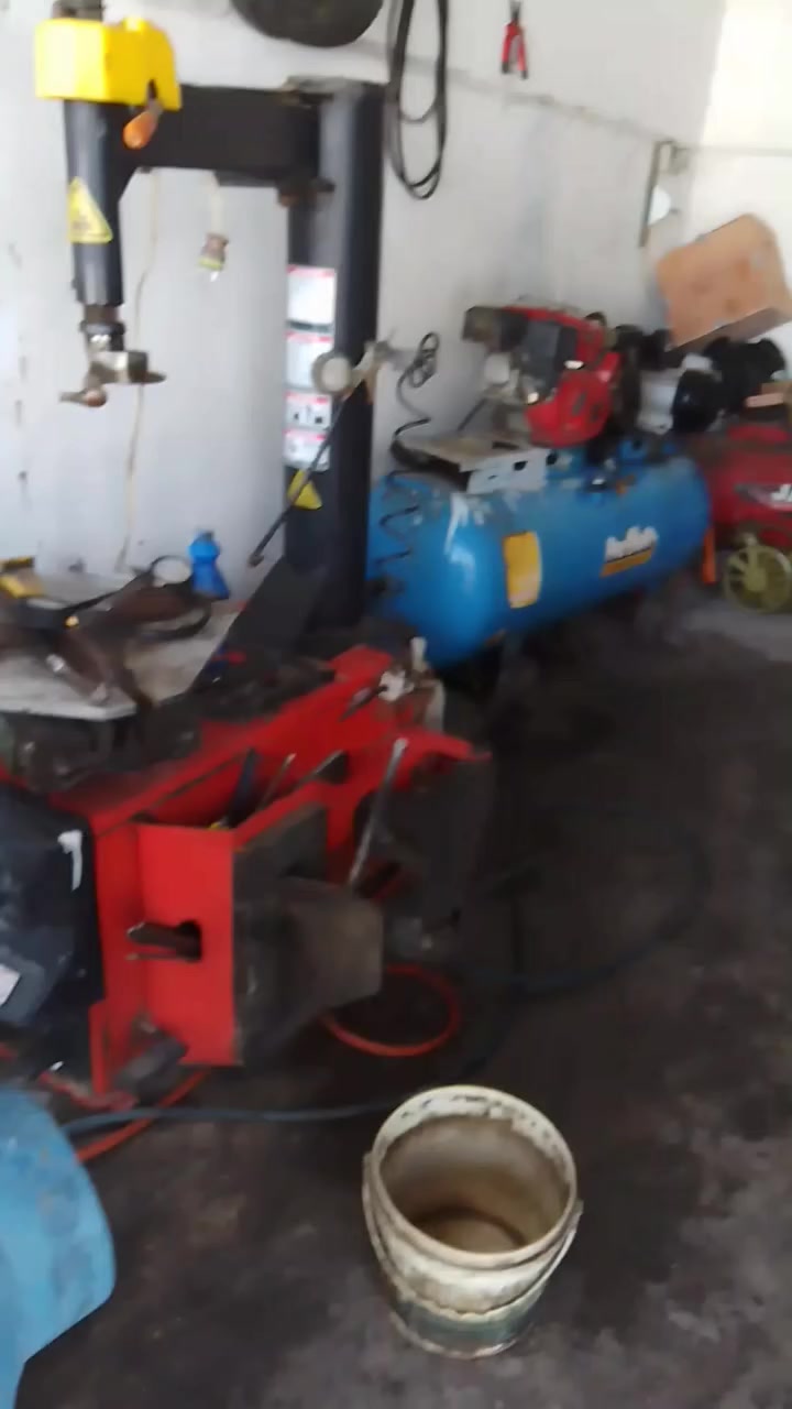 محل كامل للبيع بغداد مدينه صدر.               ***********
