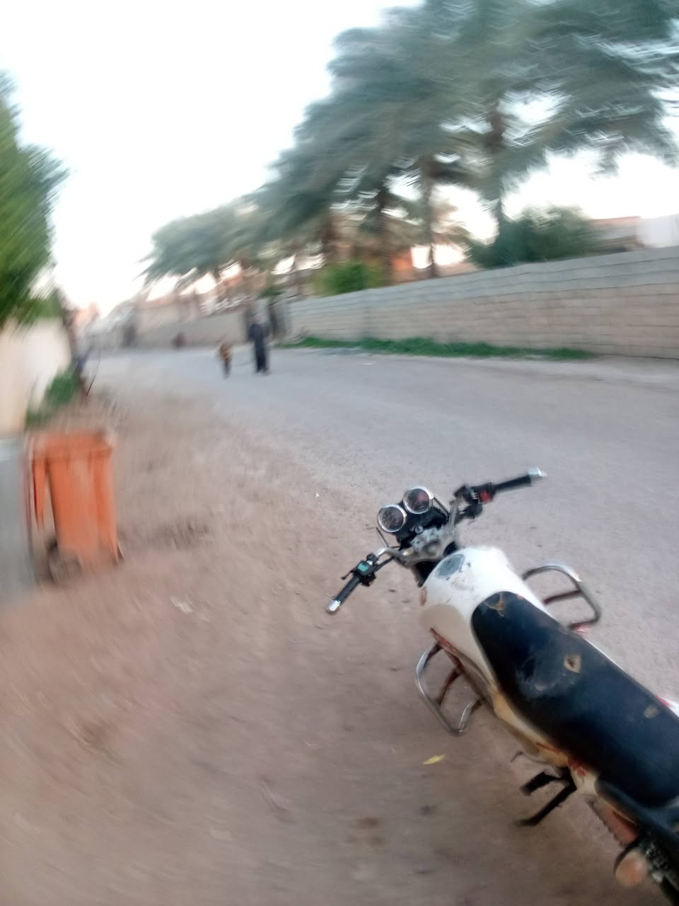 السلام عليكم همزه نظيف كهربائيات شغاله ماكينه لا تنقيص لا تبخير دراجه نظيفه السعر 500 بيها مجال للطيبين والشراي تدلل***********
