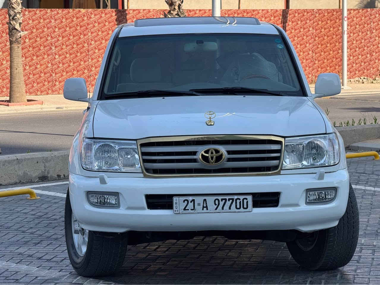 تۆیۆتا لاندکرۆزەر 
مۆنیکا مۆدیل ٢٠٠٦ 
فول فول مواسفات 
شەش پستن 
سلایت قەپات مواسفات 
رەقەمو سەنەوی تازەیە 
رەقەم سلیمانی تحویل ئەسڵ 
لە دەحامی لۆ دەحامی بەشەرت 
لەوینە چۆن لەڕووش ئاوا جوانە ماشالله  
بۆیاخ نیو چاملخی پیشەوە بۆیاخە لای سەکن 
دەرگای پشت سەکنیش بستیک بۆیاخە چاملخی دواوەش کارتیکی کەمی هەیە بەبئ لیدران بەبئ داخلی 
جاهیزە دینار مەسروفی تیدانیە 
غازو بەنزین غازی ئیتاڵی ئەسڵی لەسەرە 
گیرومەکینە تەقەو رەقە 
غرامە تحویل هەمووی بەشەرت 

لەهەولیرە سەیارەکە
ژمارە مۆبایل :*********** 
ڤایبەرو واتساپی لەسەرە 

نرخی :١٦٩ مەجالیکی برایانە 

سلام عليك 
تويوتا جكسارة موديل ٢٠٠٦ 
رقم اصولي تحويل اصل 
سيارة فول فول. مواصفات 
٦ سلندر 
غازو بنزين 
غاز اطالي اصل 
كيرمحرك تاخم تيارات كل جديد 
سنوية جديد رقم الماني جديد 
سيارة مابي روبع دينار مسرف 
جاهيزة دعامي ال دعامي 
جاملغ سكن روبع صبغ و باب سكن خلفي شوية صبغ مو كامل 
بدون دواخل بدون ايرباك سيارة حلوة ماشاءالله 
مكان اربيل 
رقم موبايل :*********** 
عندي فايبر او واتساب 
سعر:١٦٩ شوية مجال مابي سعر كل عراق أربيل, العراق

